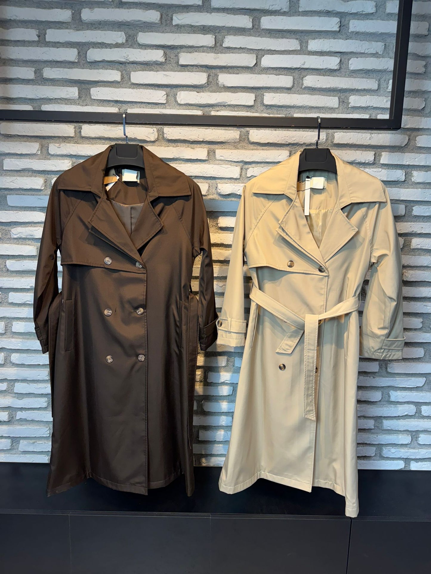 DÜĞME DETAYLI KUŞAKLI UZUN TRENÇKOT