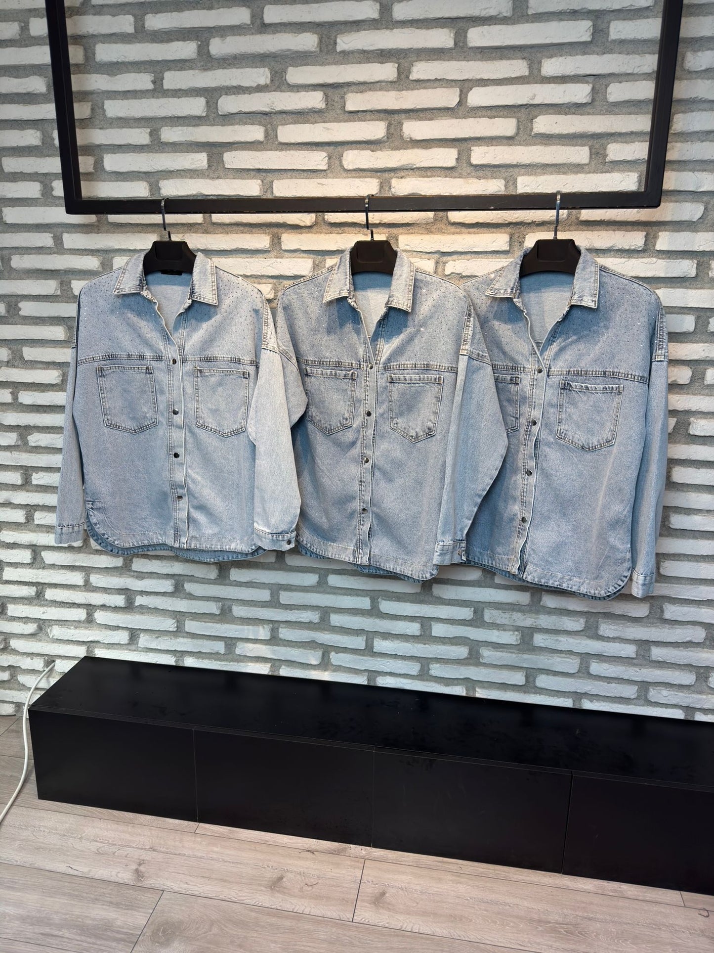 TAŞ İŞLEMELI KOT CEKET