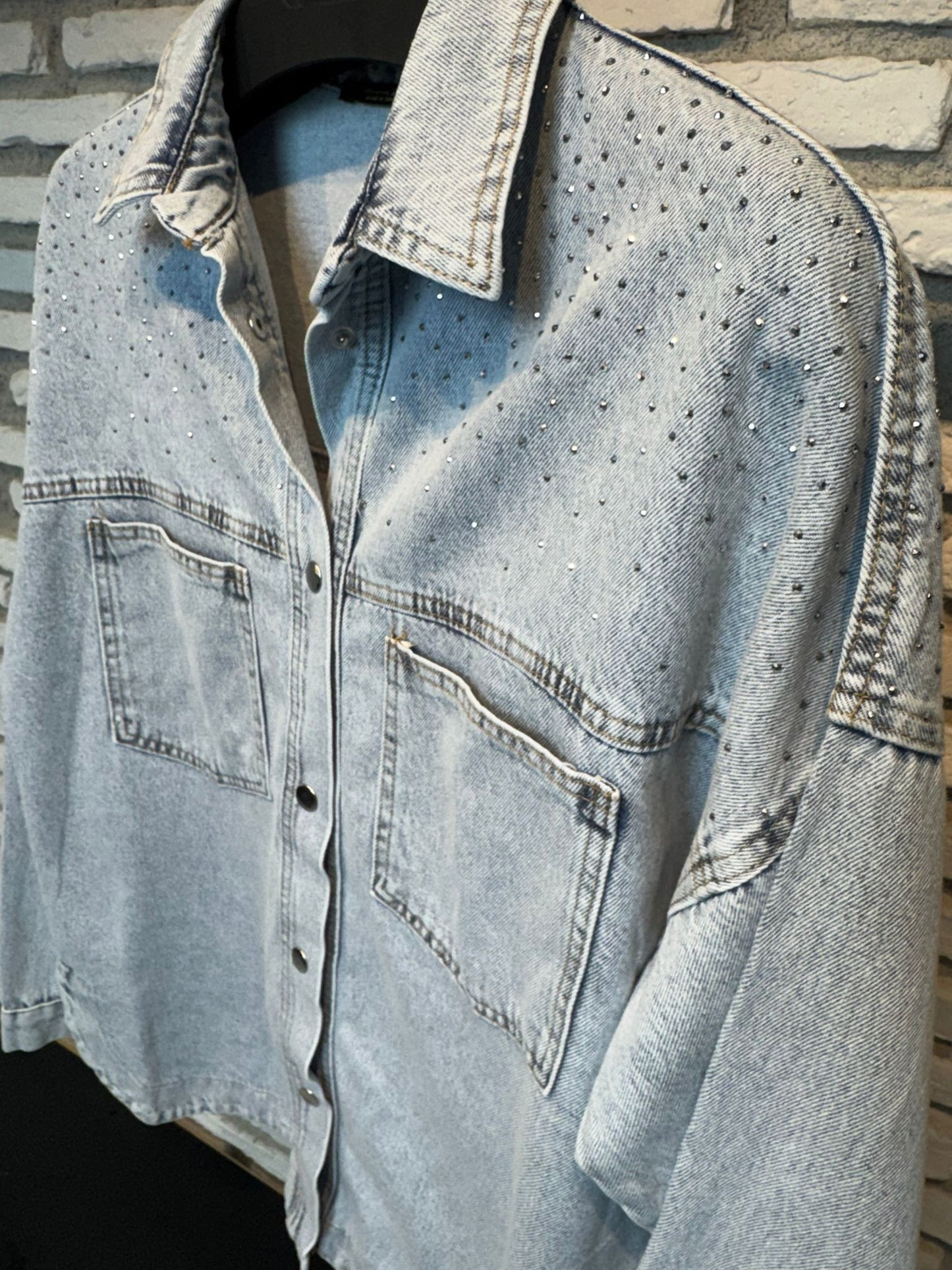 TAŞ İŞLEMELI KOT CEKET