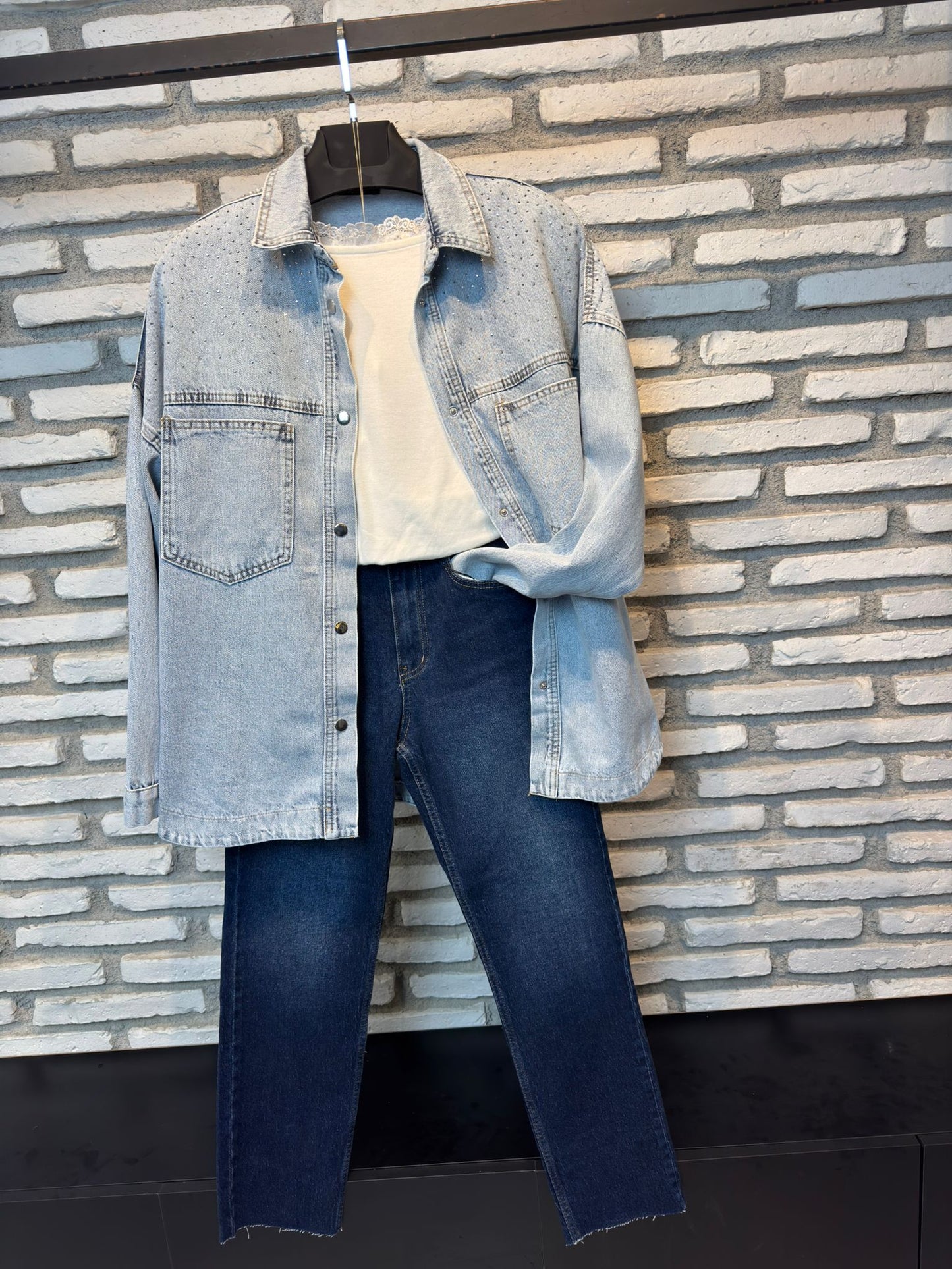 TAŞ İŞLEMELI KOT CEKET