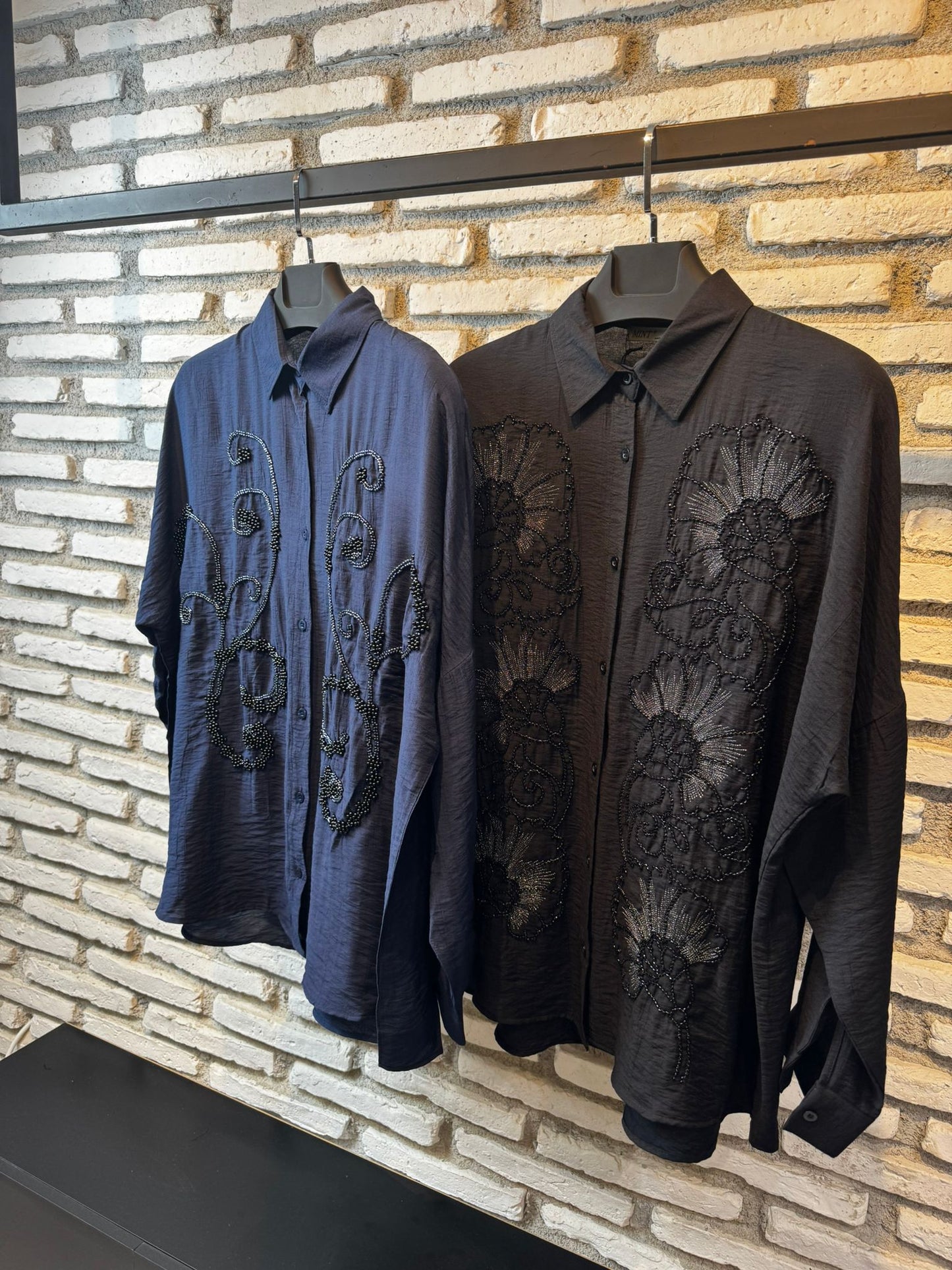 İŞLEME DETAYLI TESETTÜRE UYUMLU GÖMLEK